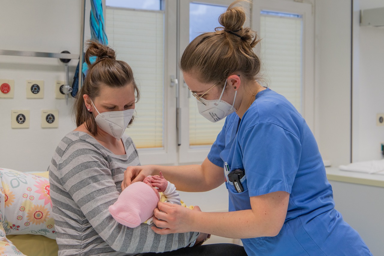 Die Hebammengeburt am Krankenhaus Schwaz - fünf Fragen an das Hebammenteam